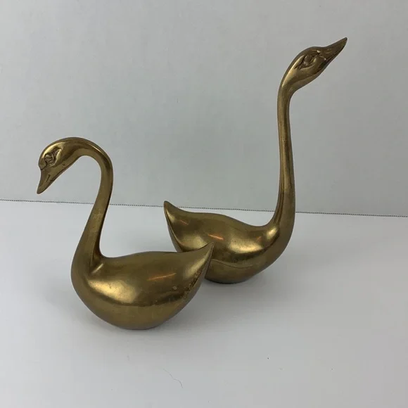 Vintage brass swans - Picture 9 of 10
